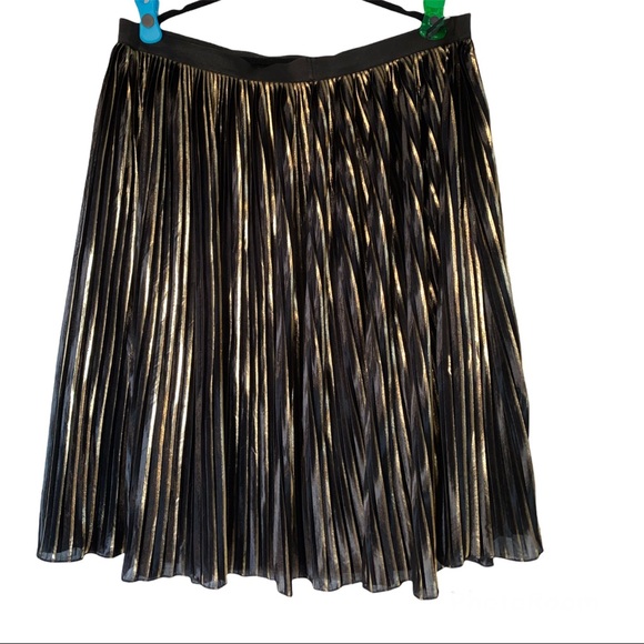 SimplyBe Lovedrobe Black and Gold Metallic Plisse Skirt Plus Size US 22 - Picture 4 of 8